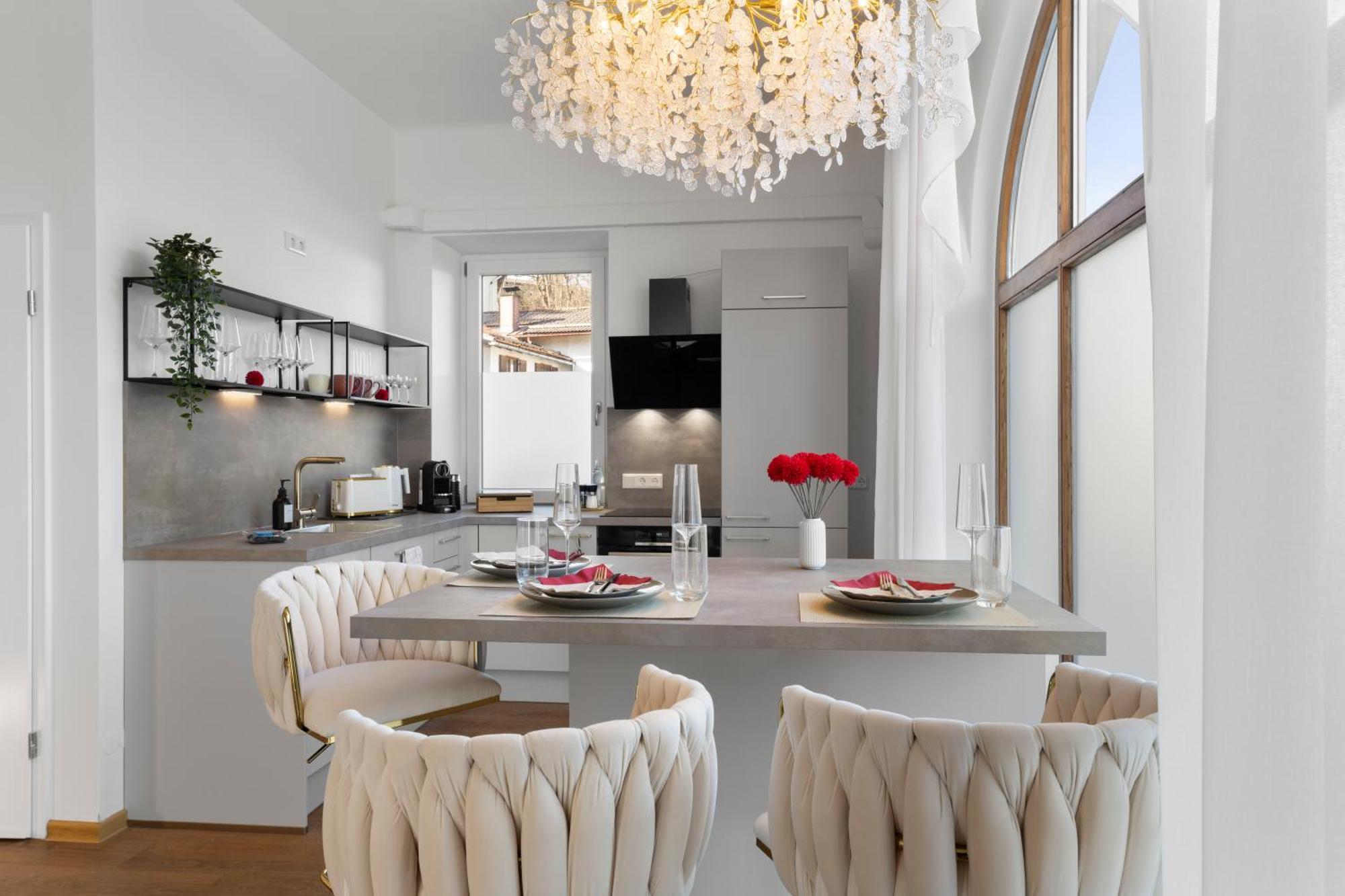 Liebelei Miesbach - Boutique-Apartment Mit Terrasse Im Zentrum Экстерьер фото