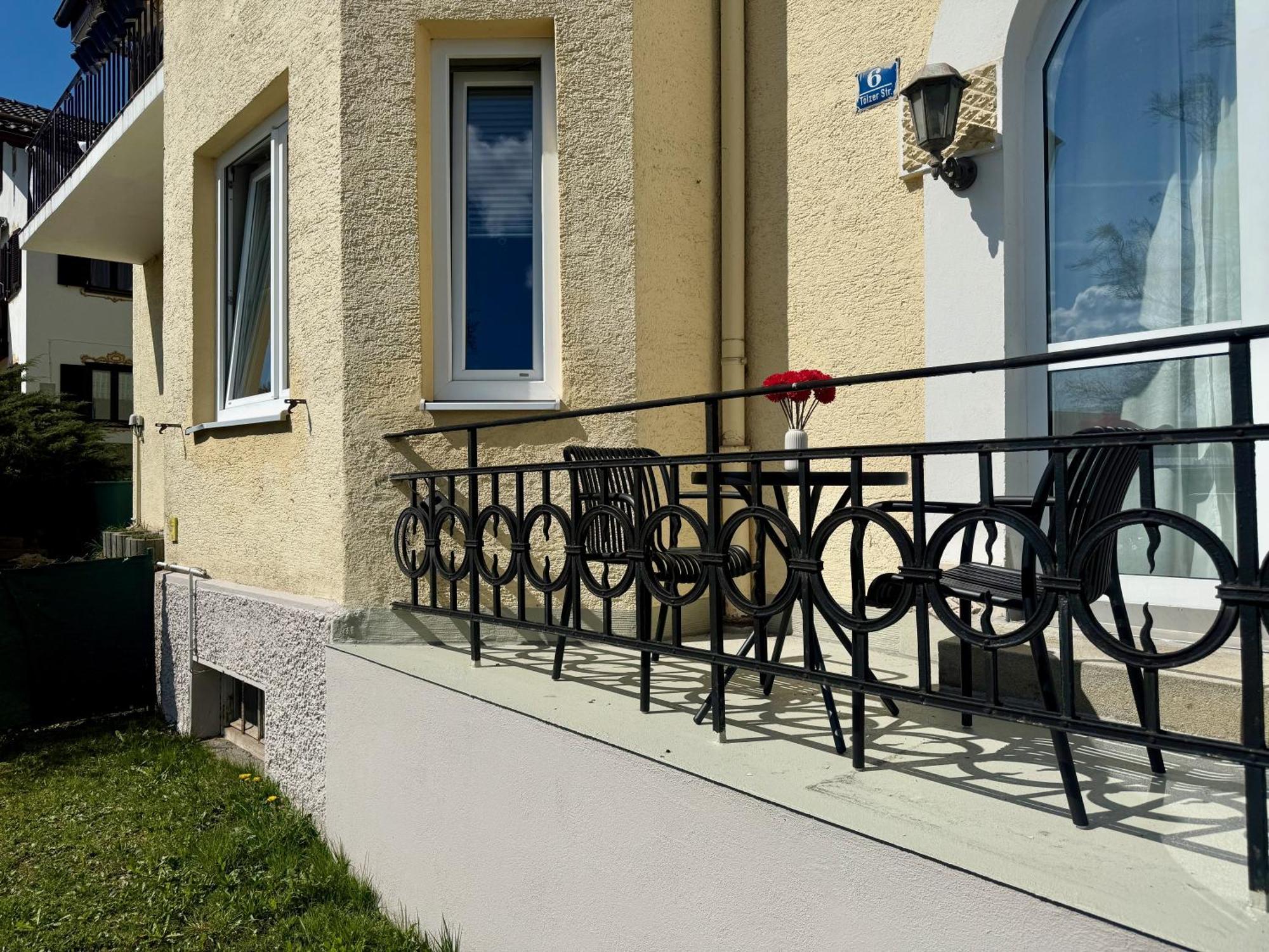 Liebelei Miesbach - Boutique-Apartment Mit Terrasse Im Zentrum Экстерьер фото