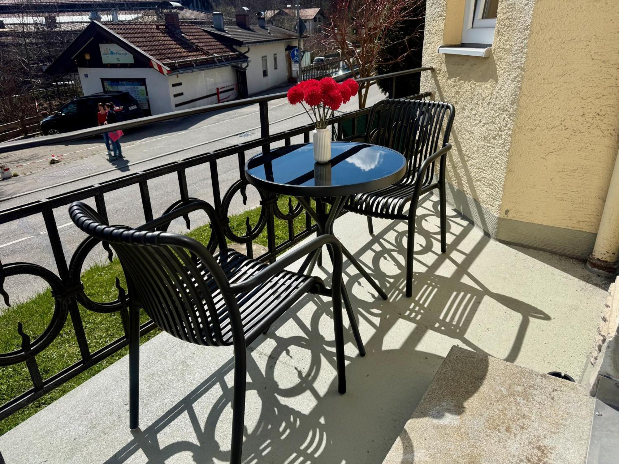 Liebelei Miesbach - Boutique-Apartment Mit Terrasse Im Zentrum Экстерьер фото